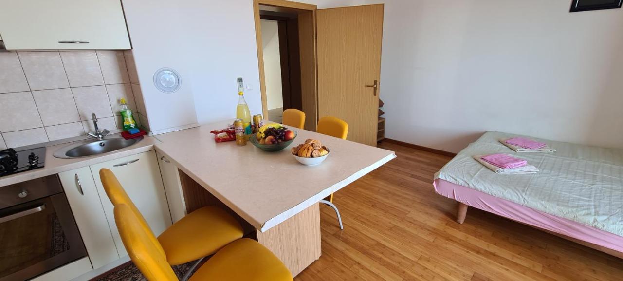 Apartmani Gizela Donji Seget Buitenkant foto