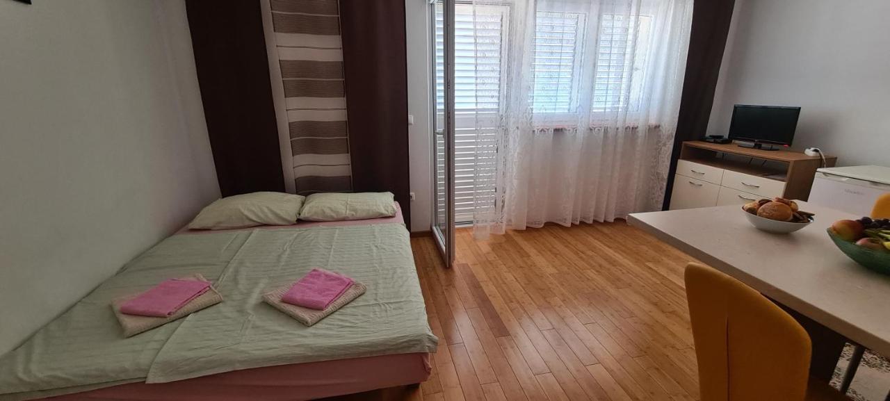 Apartmani Gizela Donji Seget Buitenkant foto