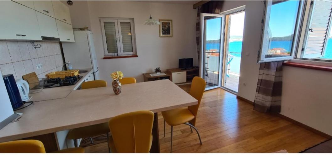 Apartmani Gizela Donji Seget Kamer foto