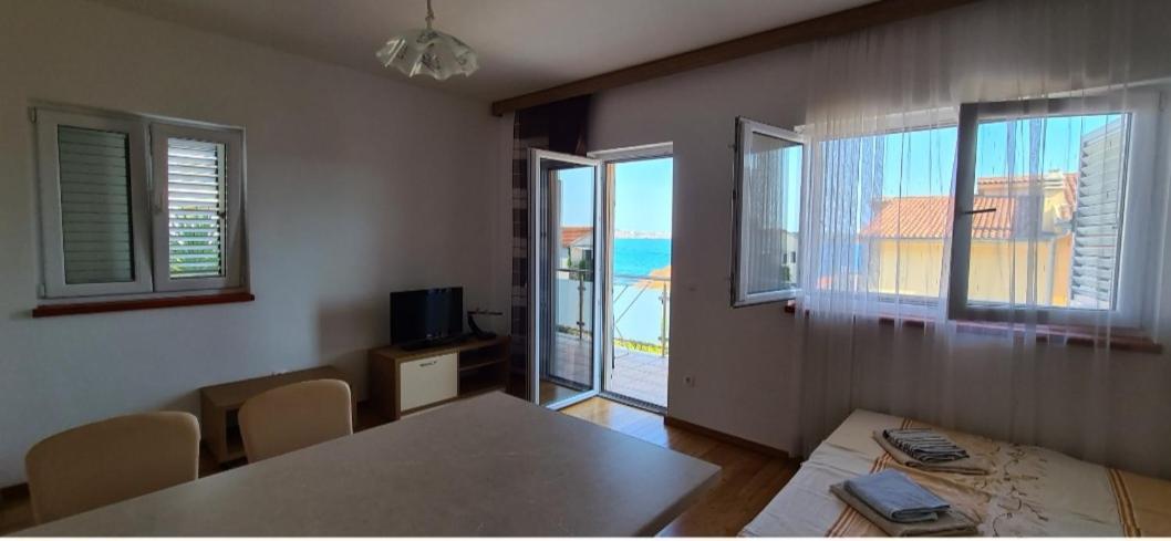 Apartmani Gizela Donji Seget Kamer foto