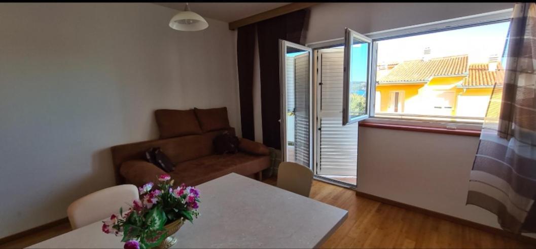 Apartmani Gizela Donji Seget Kamer foto