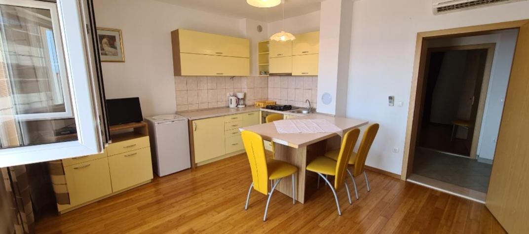 Apartmani Gizela Donji Seget Kamer foto